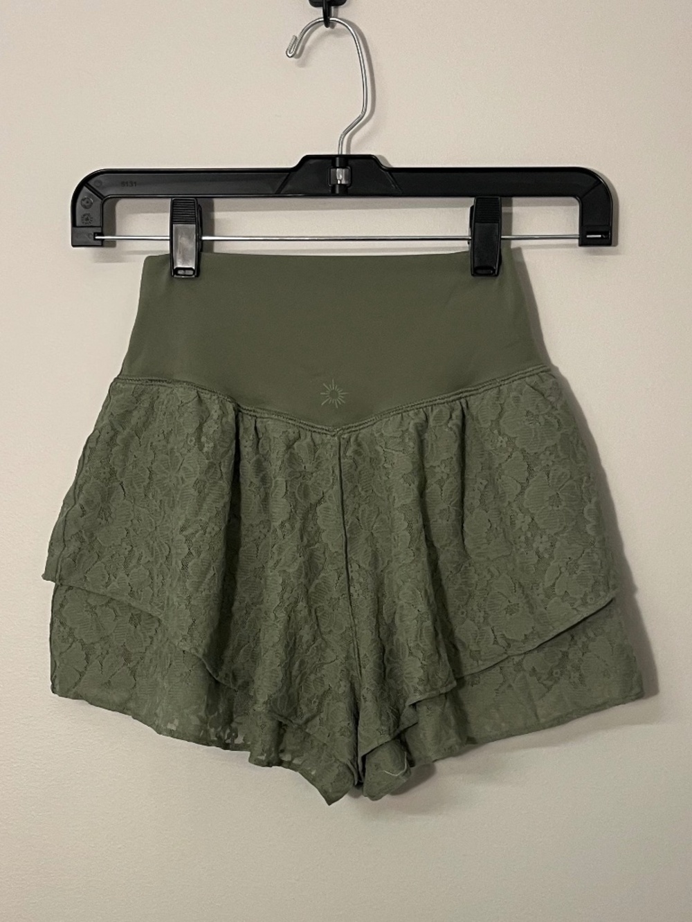 Aerie Offline Sage Lacy Ruffle Active Shorts Size XS - Picture 2 of 5